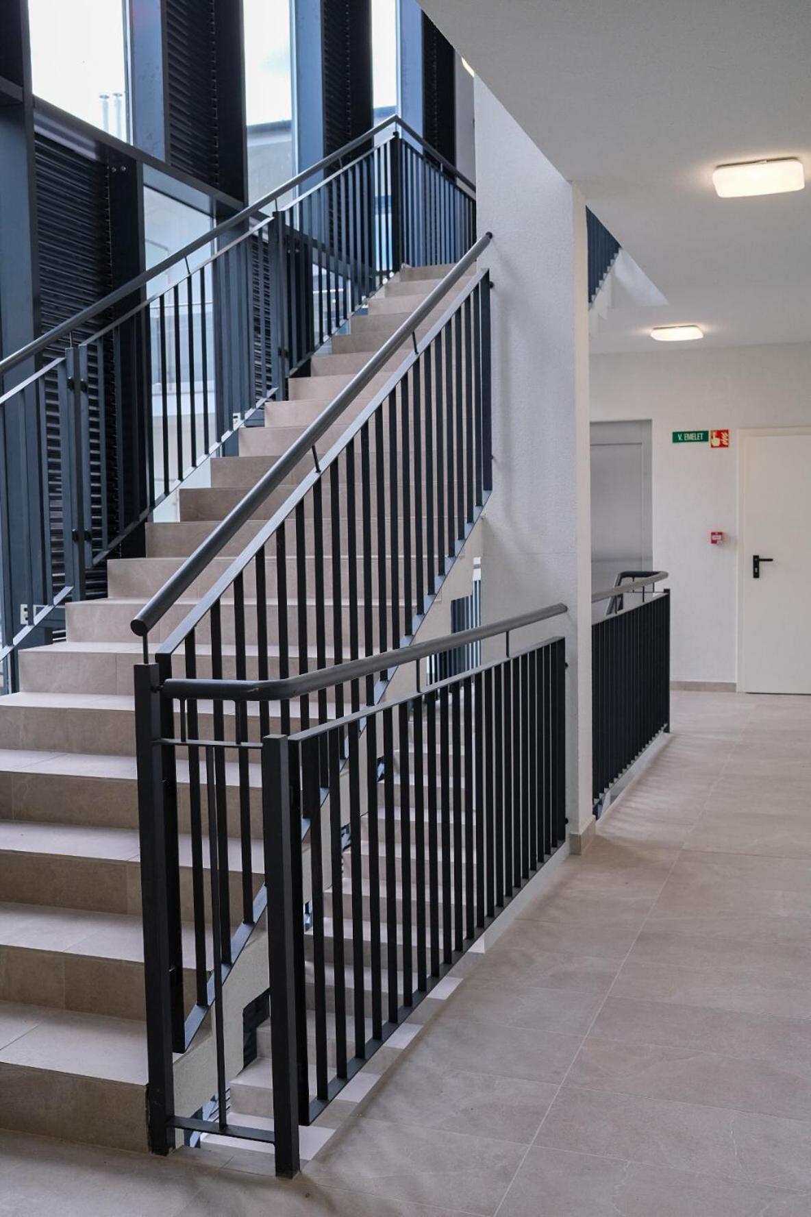 Cityscape Apartment ~ Ac/Indoor Parking/Balcony Budapest Exterior photo